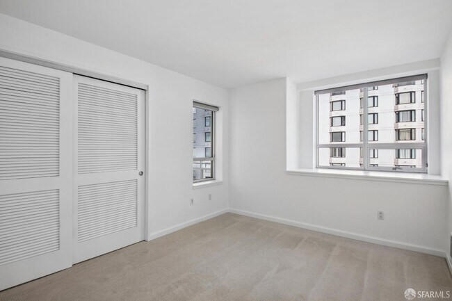 Building Photo - 400 Beale St