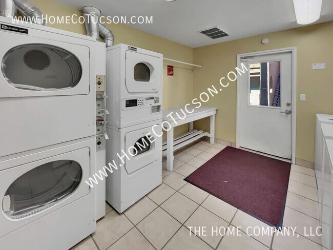 Building Photo - 3993 N Campbell Ave