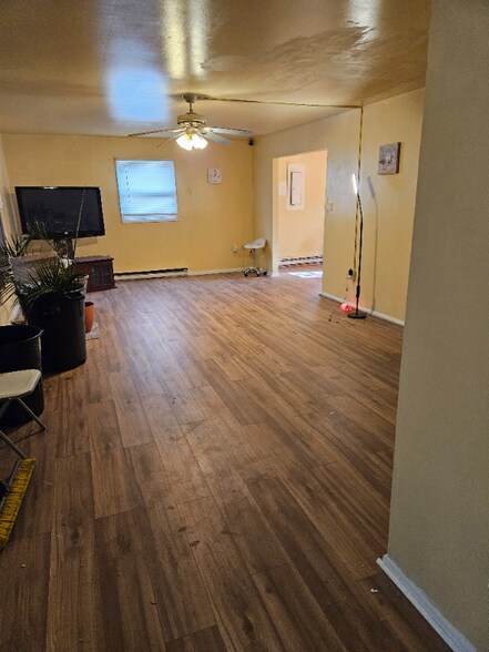 Building Photo - 8838 Cloudcrest Dr