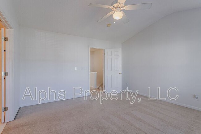 Building Photo - 119 Waterford Park Dr