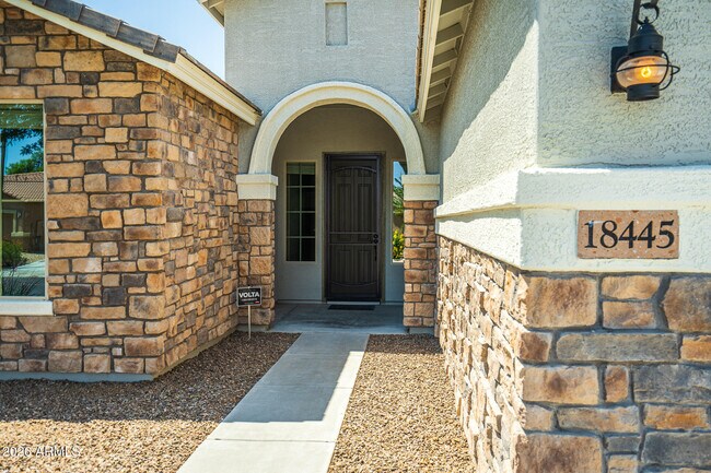 Building Photo - 18445 W Saguaro Ln