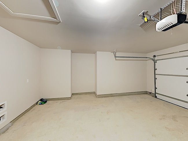 Building Photo - Brand-new one-story home in Savannah Lakes.