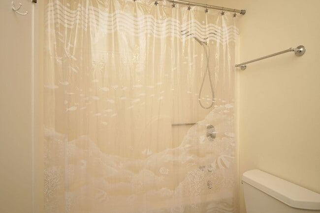 Building Photo - First Floor Condo in Bluewater Bay