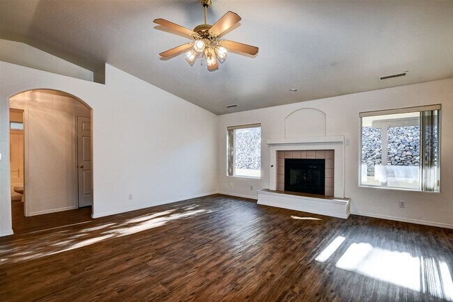 Building Photo - 4261 N Tonopah Dr