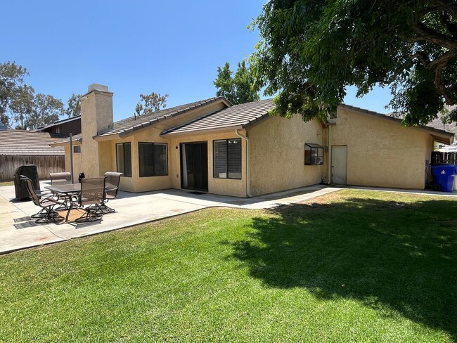 Building Photo - Spacious 3 Bedroom, 2 Bath Home with Offic...
