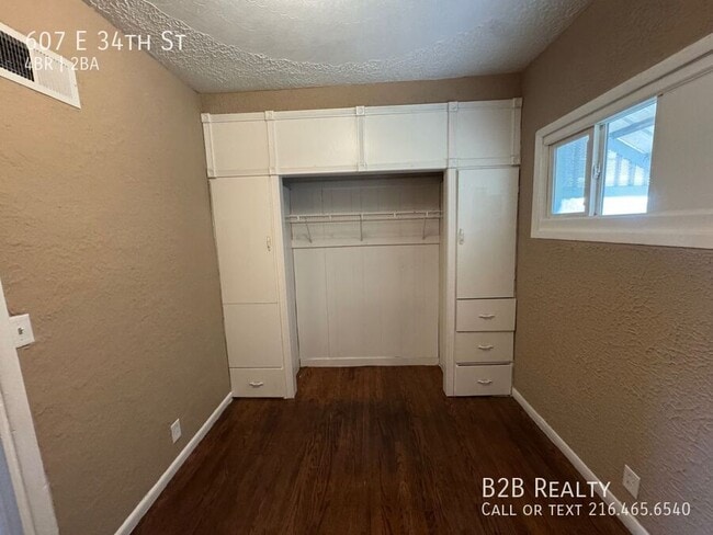 Building Photo - 607 E 34th St