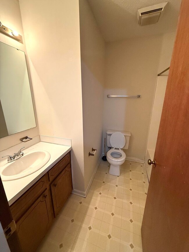 Building Photo - COMING SOON in Sheraton Village