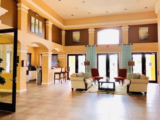 Building Photo - 271 SW Palm Dr