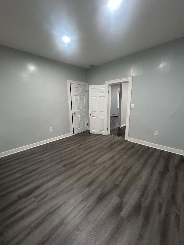 Building Photo - 147 Prudence Ave