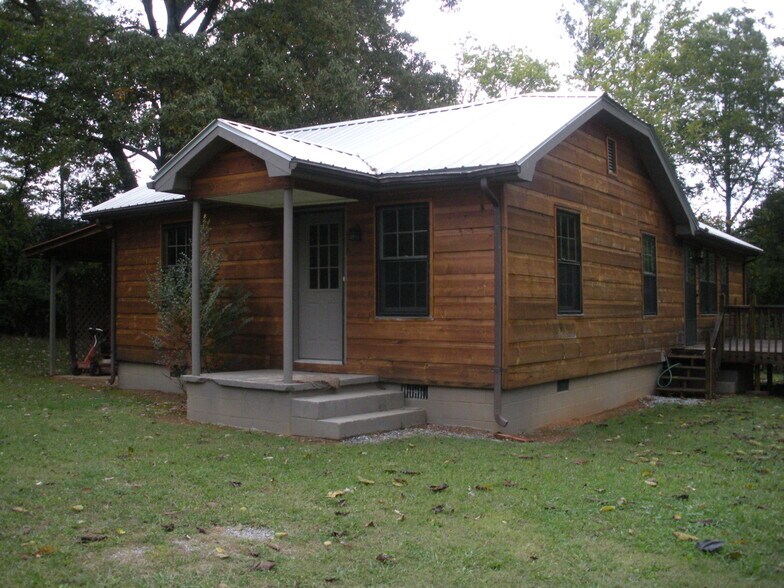 Building Photo - 12 Farmer Rd NW