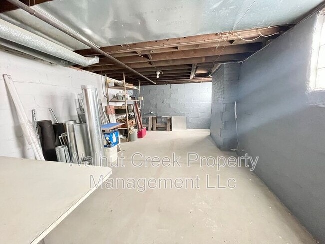 Building Photo - 1184 W 8th St
