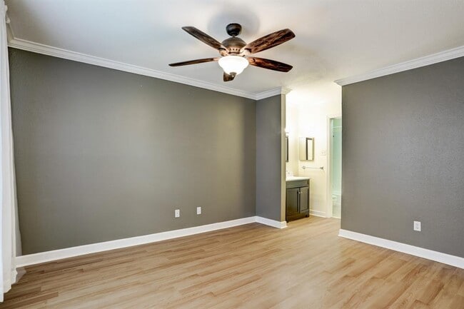 Building Photo - 18515 Egret Bay Blvd