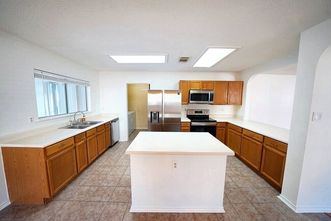 Building Photo - Charming 3-Bedroom Home in Ashley Place - ...