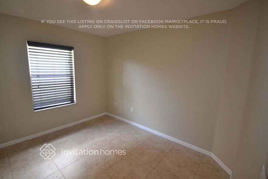 Building Photo - 5940 Azalea Cir