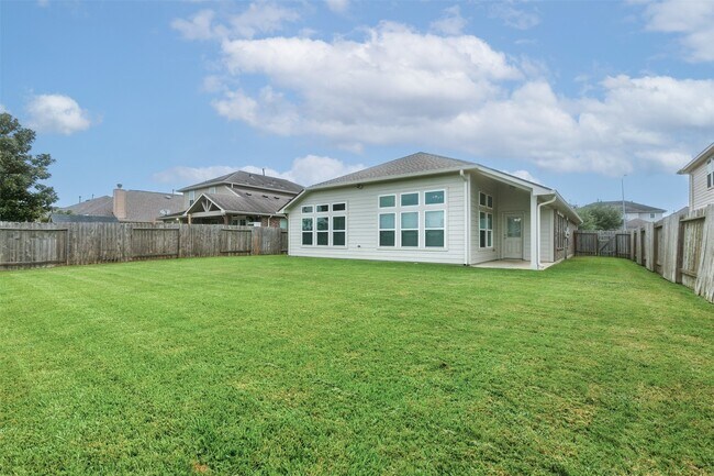 Building Photo - 16327 Tyler Reach Dr