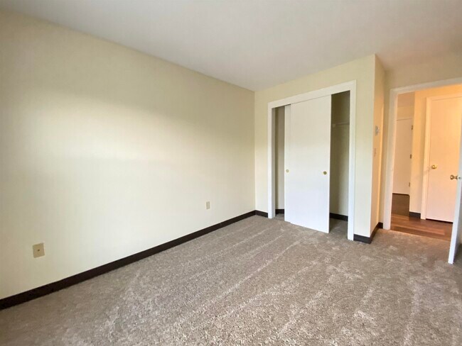 Building Photo - 121 Eastern Ave