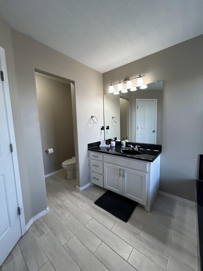 Building Photo - 835 Kipuka Dr NW