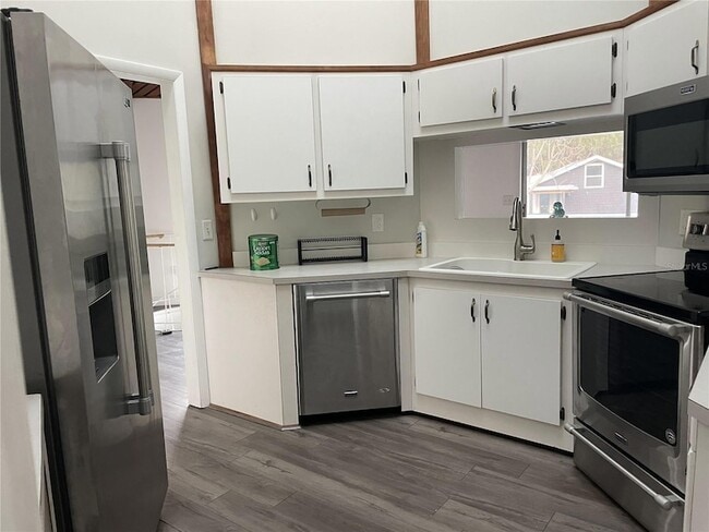 Building Photo - 7215 Manasota Key Rd