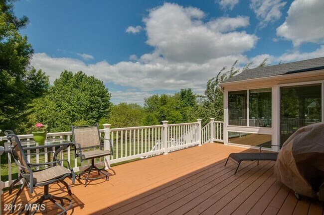 Building Photo - 3715 Valerie Carol Ct