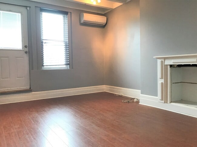 Building Photo - Charming 2 Bedroom/2 Bathroom Apartment in...