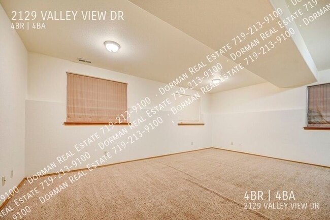 Building Photo - 2129 Valley View Dr