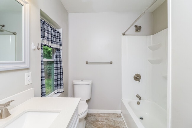 Building Photo - 243 Ridgeway Rd