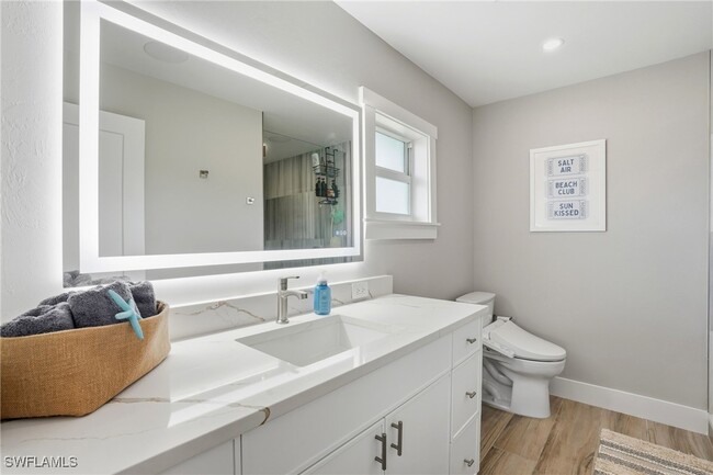 Building Photo - 6163 Plumosa Ave