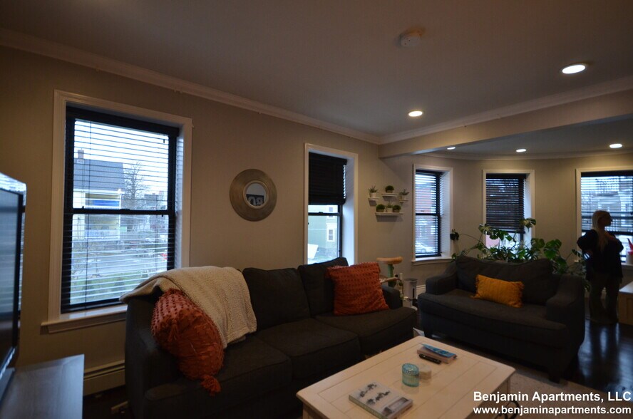 Building Photo - 60 Florida St