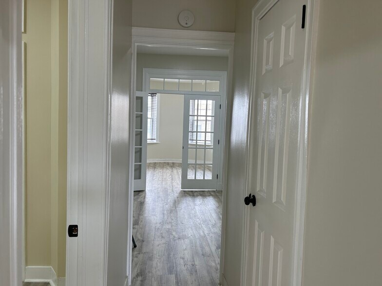 Building Photo - 536 44th St