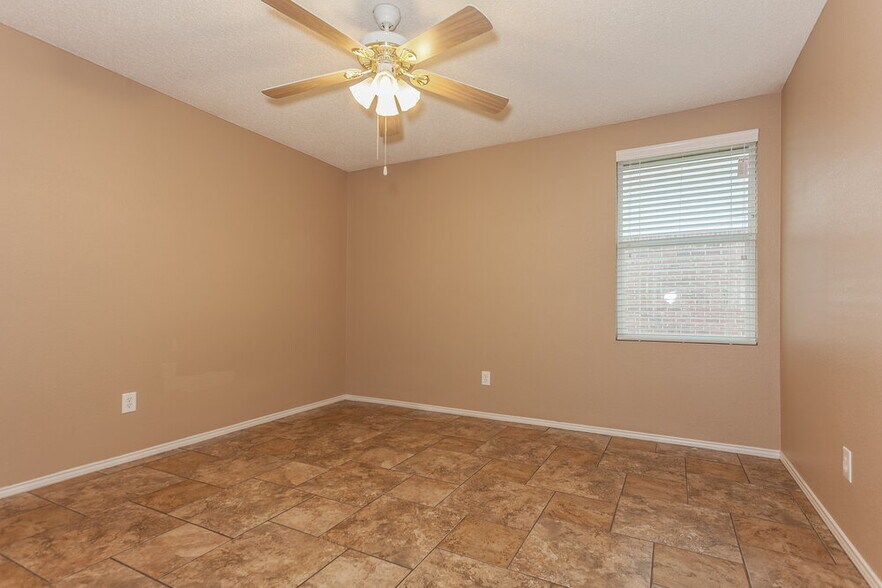 Building Photo - 2128 Panorama Ln