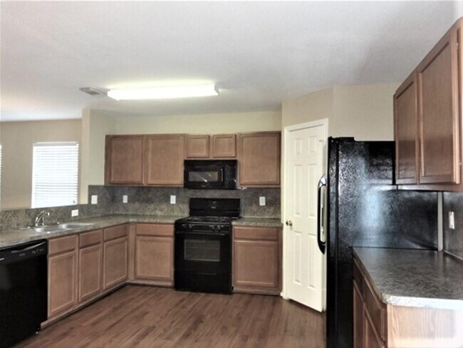 Building Photo - 20910 Hazy Bluff Ct
