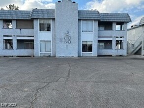 Building Photo - 1912 Lirio Way