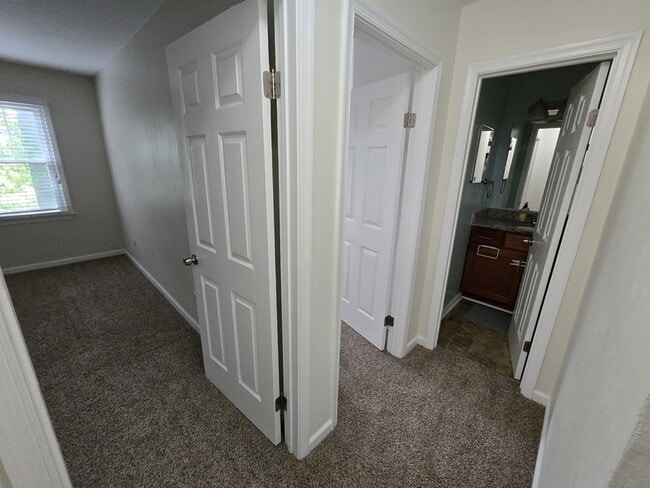 Building Photo - 166 Majestic Cir