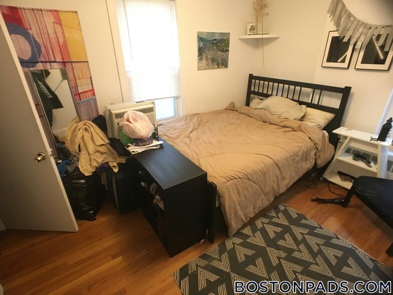 Building Photo - 91-93-93 Calumet St