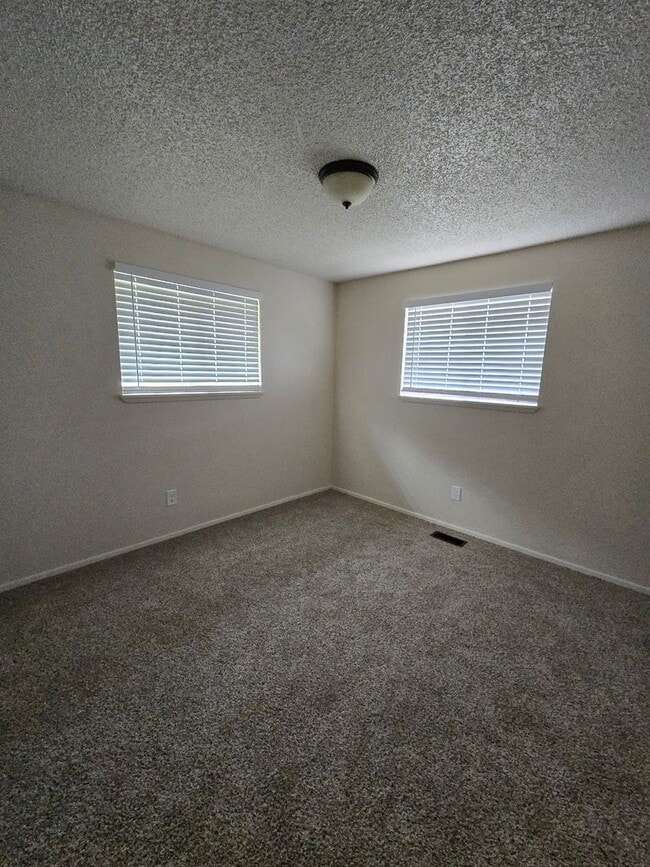 Building Photo - Kay Avenue Duplex