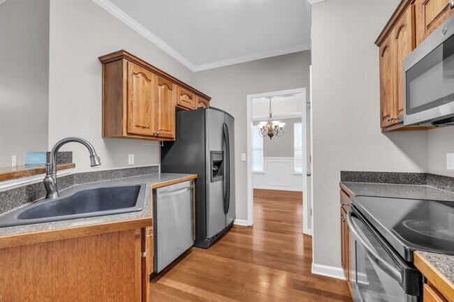 Building Photo - 5623 Crooked Creek Dr