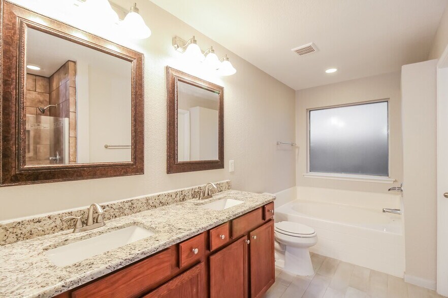 Building Photo - 745 Poncho Ln