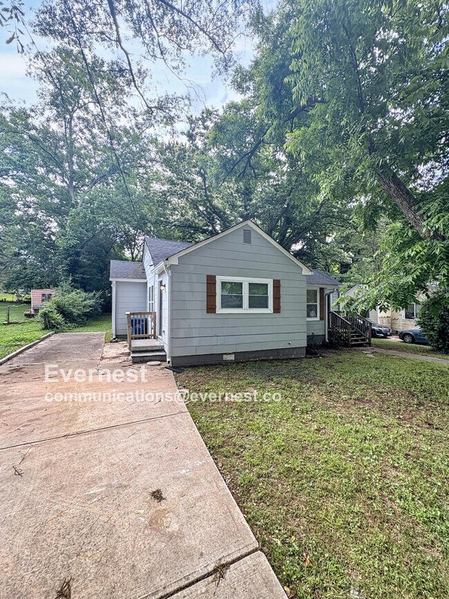 Primary Photo - 2228 Jernigan Dr SE