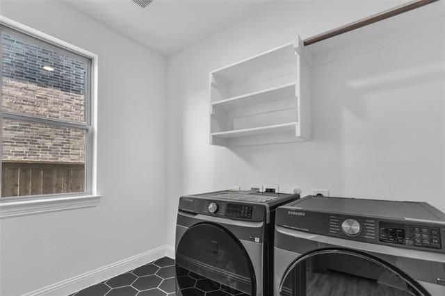 Building Photo - 2410 Thavie St