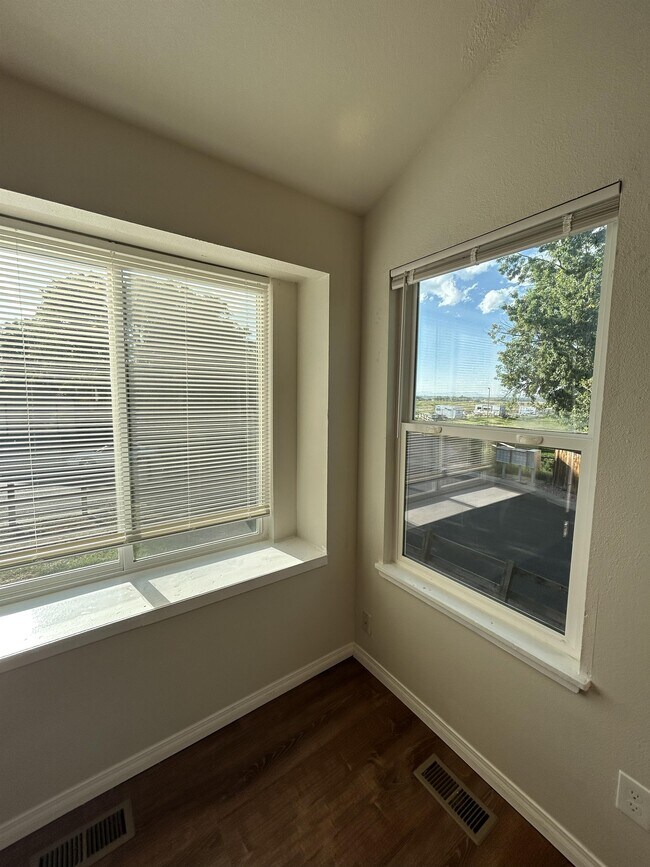 Building Photo - 8220 Medicine Bow Cir