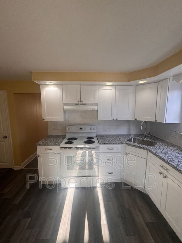 Building Photo - 1024 Broad St