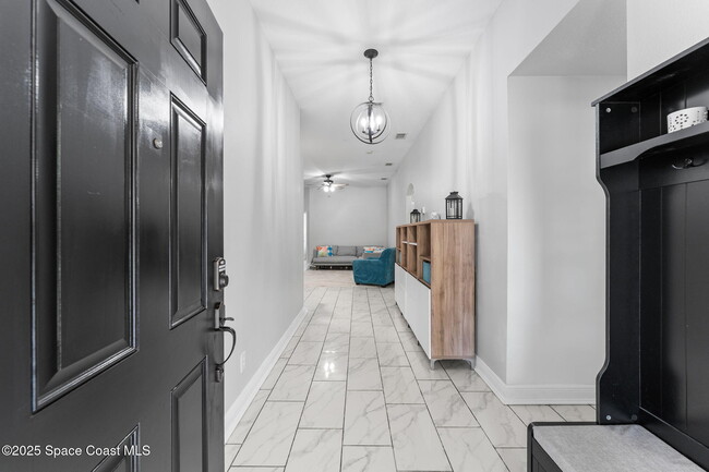 Building Photo - 301 Wishing Well Cir SW