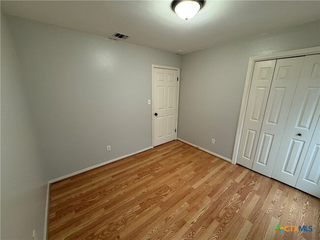 Building Photo - 617 Dunbar Dr