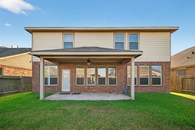 Building Photo - 17926 Tall Chestnut St