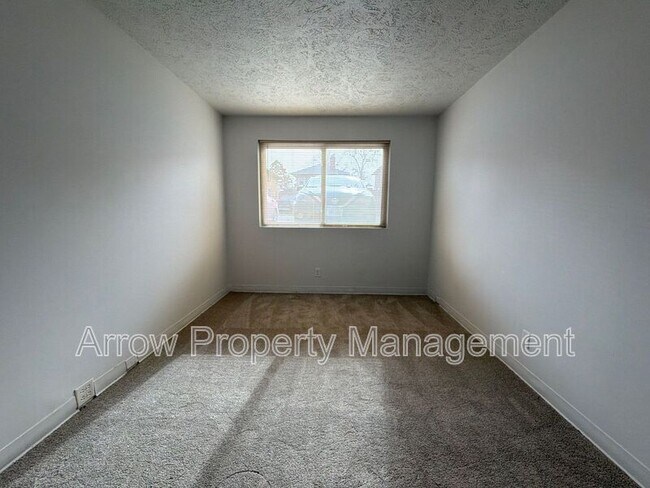 Building Photo - 1215 E Street-4