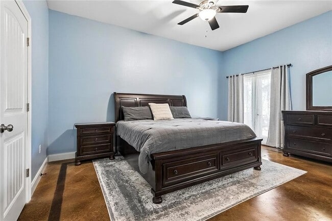 Building Photo - 1605 Labarre St