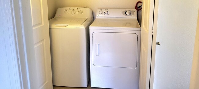 Building Photo - 7255 E Snyder Rd