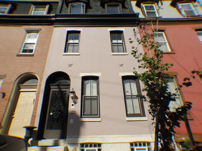 Building Photo - 2241 Fitzwater St
