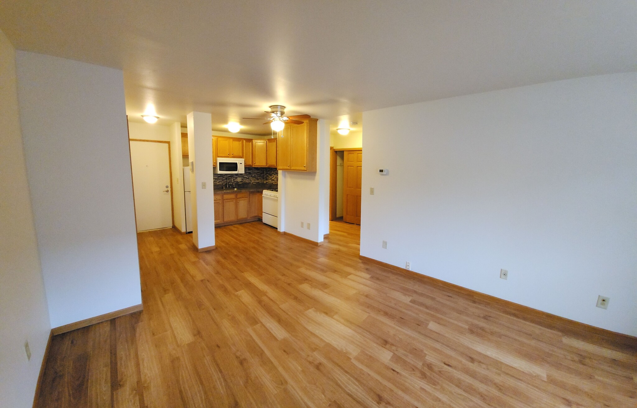 Living Room - 2222 E Belleview Pl