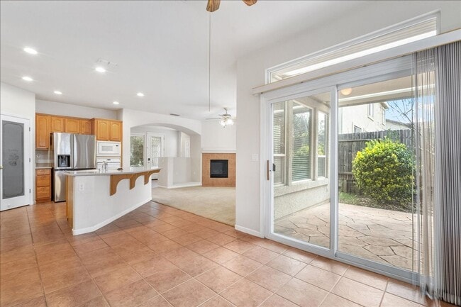 Building Photo - 1073 Huntly Dr